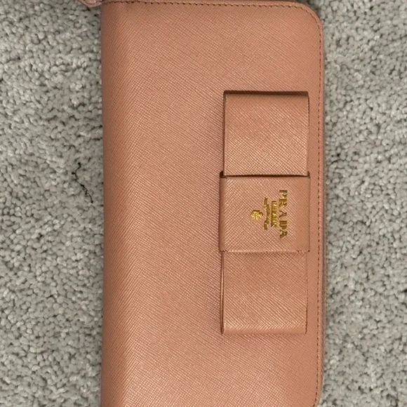 New in Box - Prada Saffiano Fiocco Wallet
